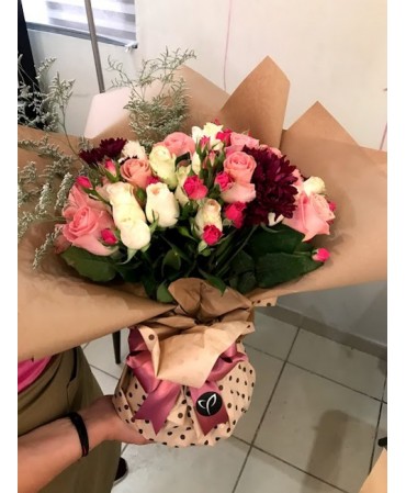 Bouquet 50 rosas y follajes